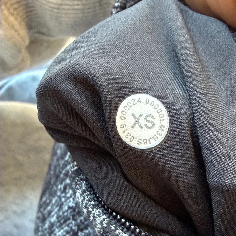 lululemon athletica Men's Charcoal Zip-Up Sweater - Picture 2 of 3